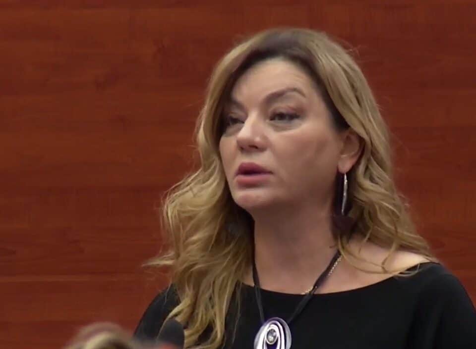 Albana Vokshi në parlamentin e Republikës së Shqipërisë