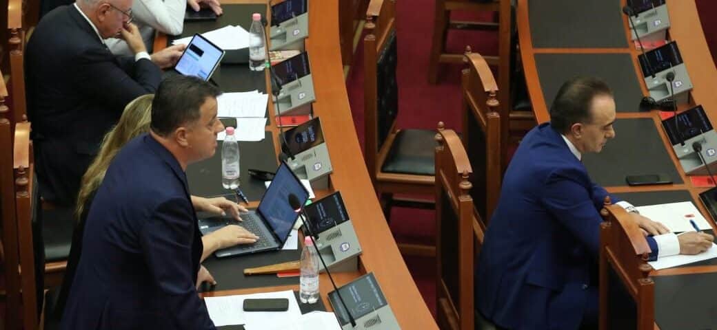 Flamur Noka në parlamentin e Republikës së Shqipërisë