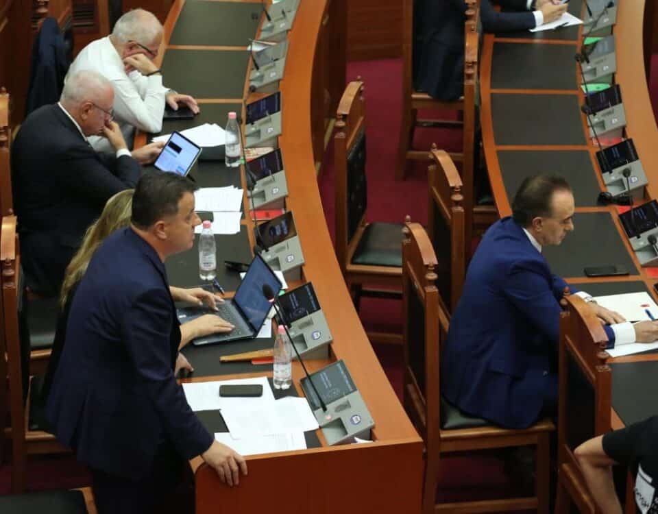 Flamur Noka në parlamentin e Republikës së Shqipërisë